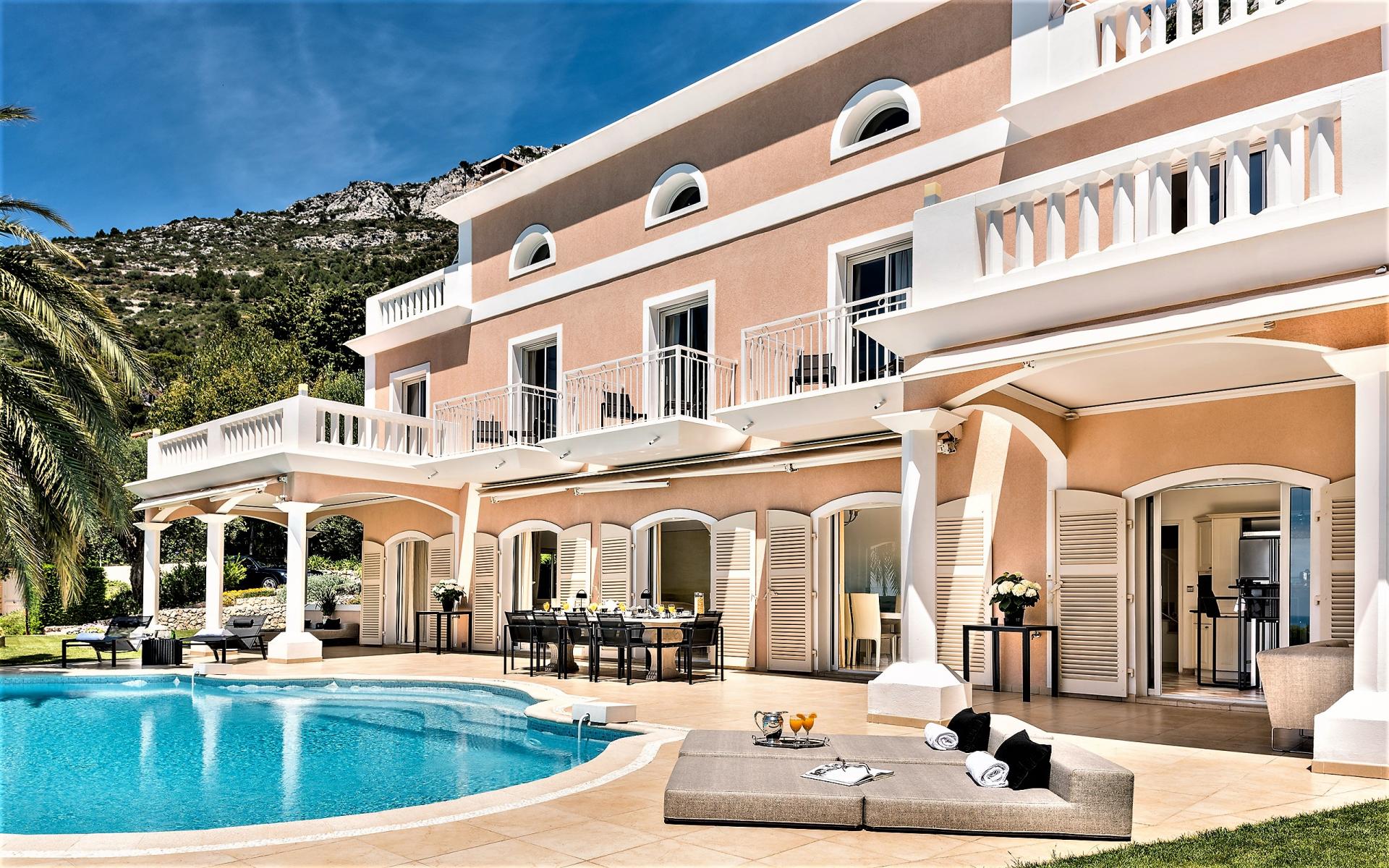 LA VILLA ROSE