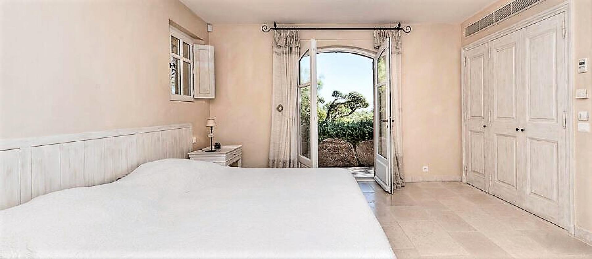 An en-suite bathroom and its views on the garden