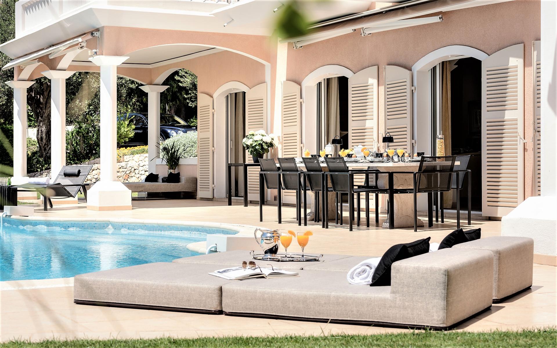 VILLA ROSE FOR A RELAXING HOLIDAY IN THE COTE D'AZUR