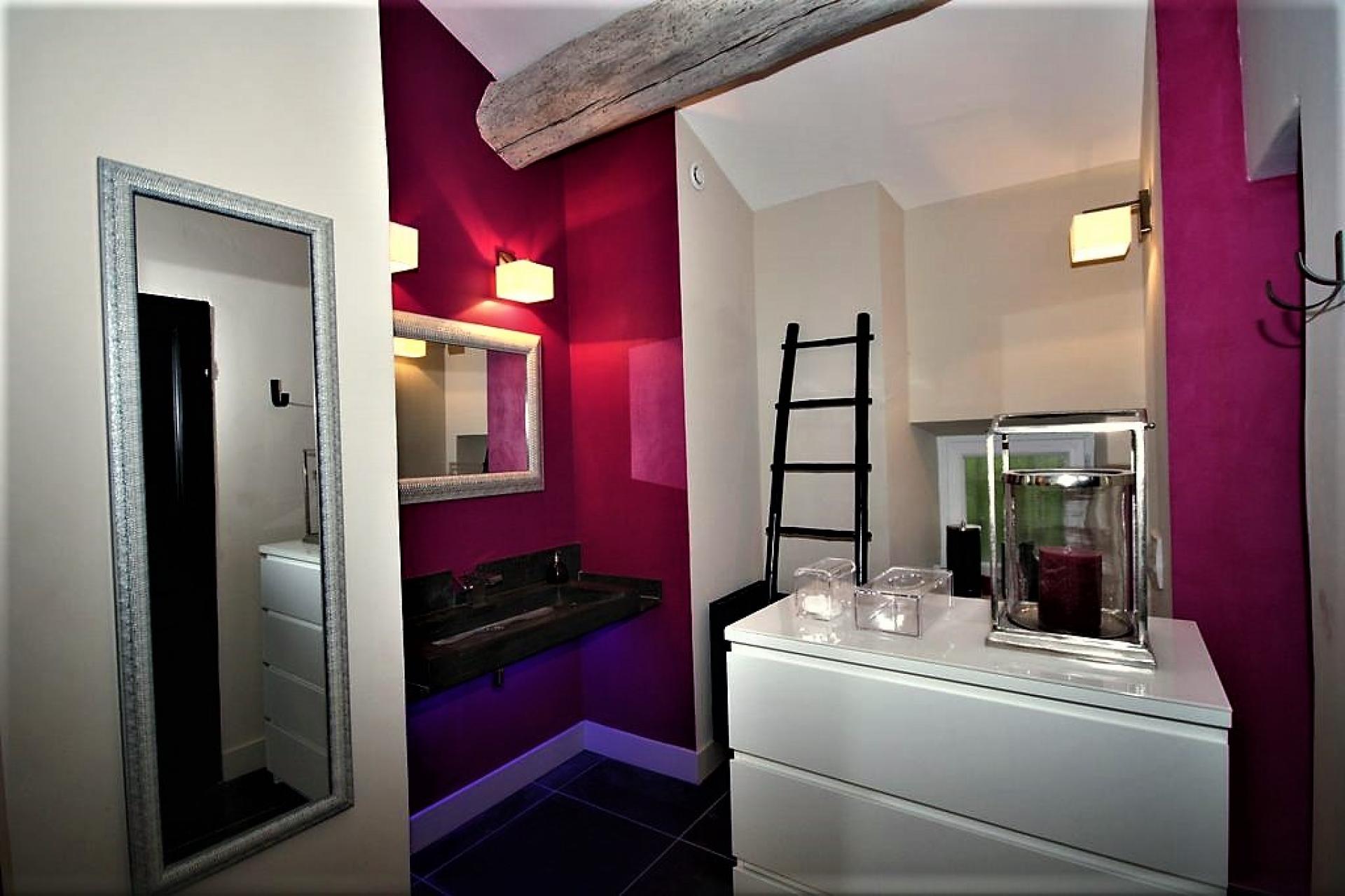 A modern bathroom in a  Villa  in Provence