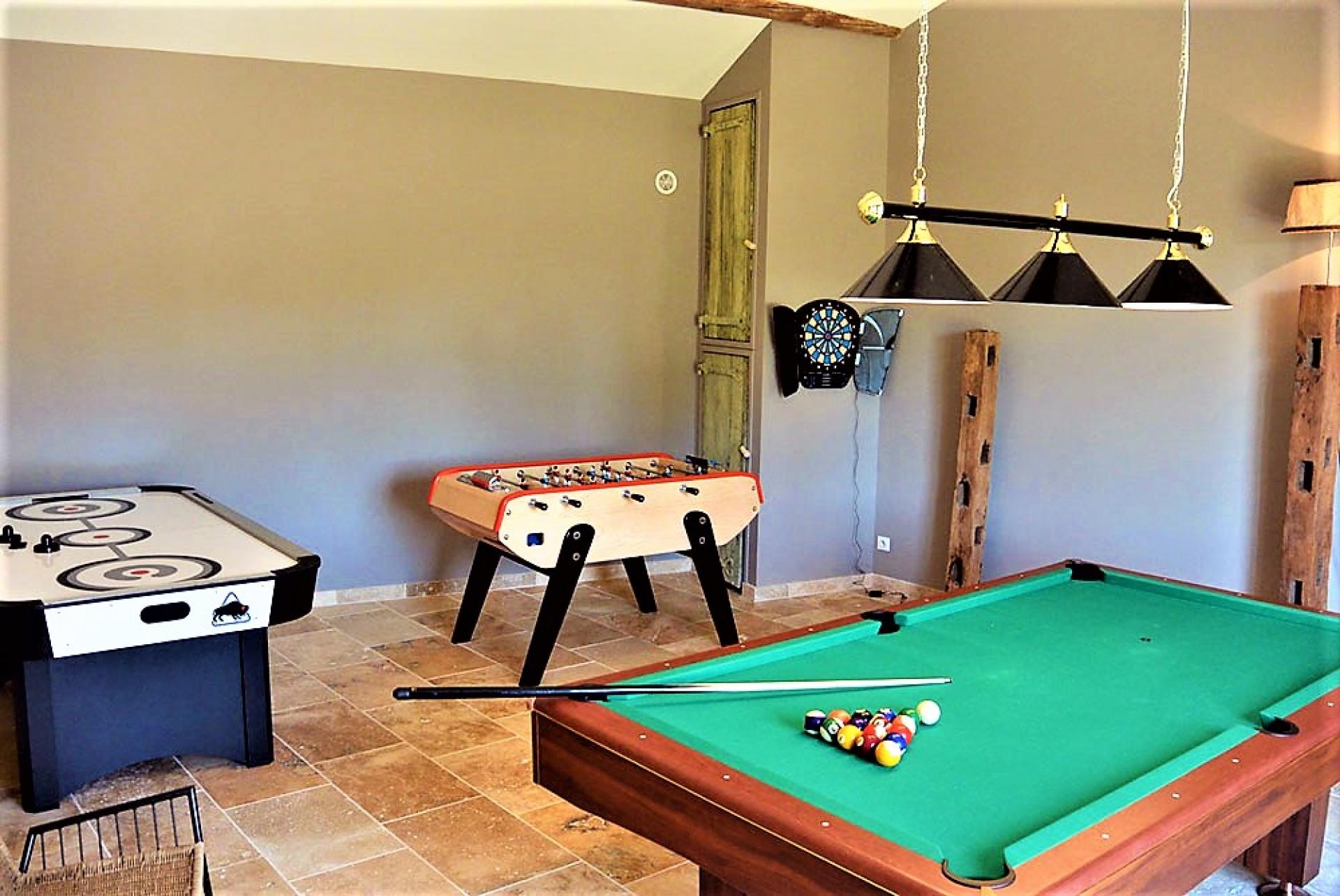 Games room in a villa  to rent in Provence