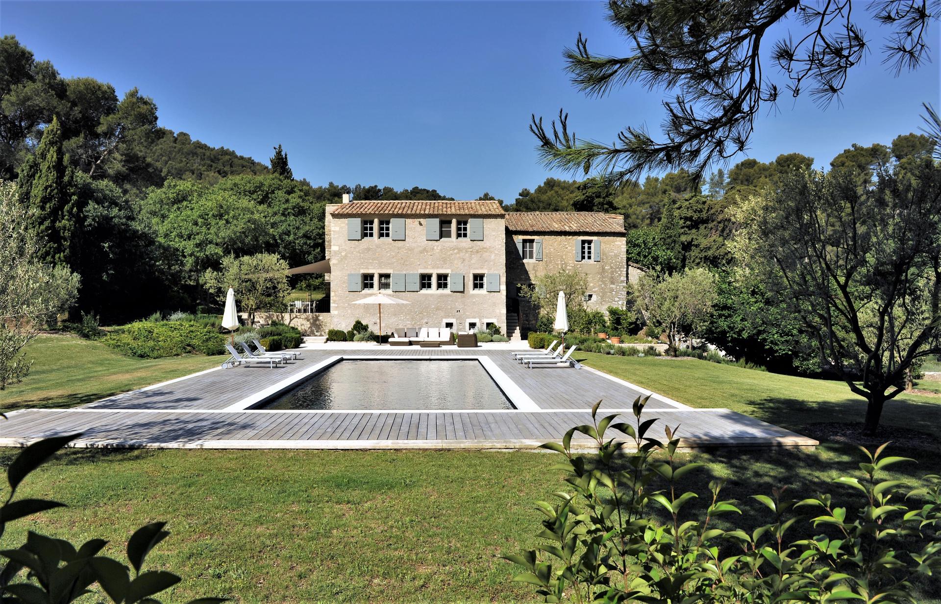 LA VALLEE CACHEE VILLA TO RENT IN PROVENCE