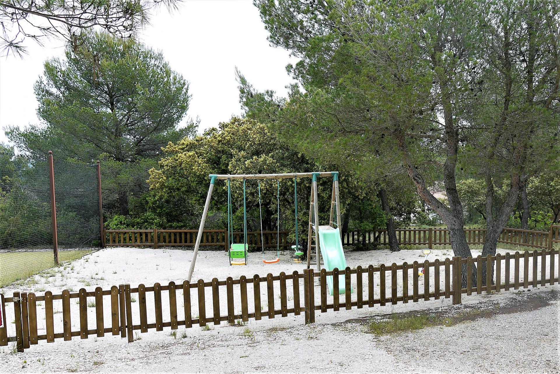 THE PLAYING AREA IN LA VILLA ANGELE HOLIDAY RENTAL LUBERON PROVENCE