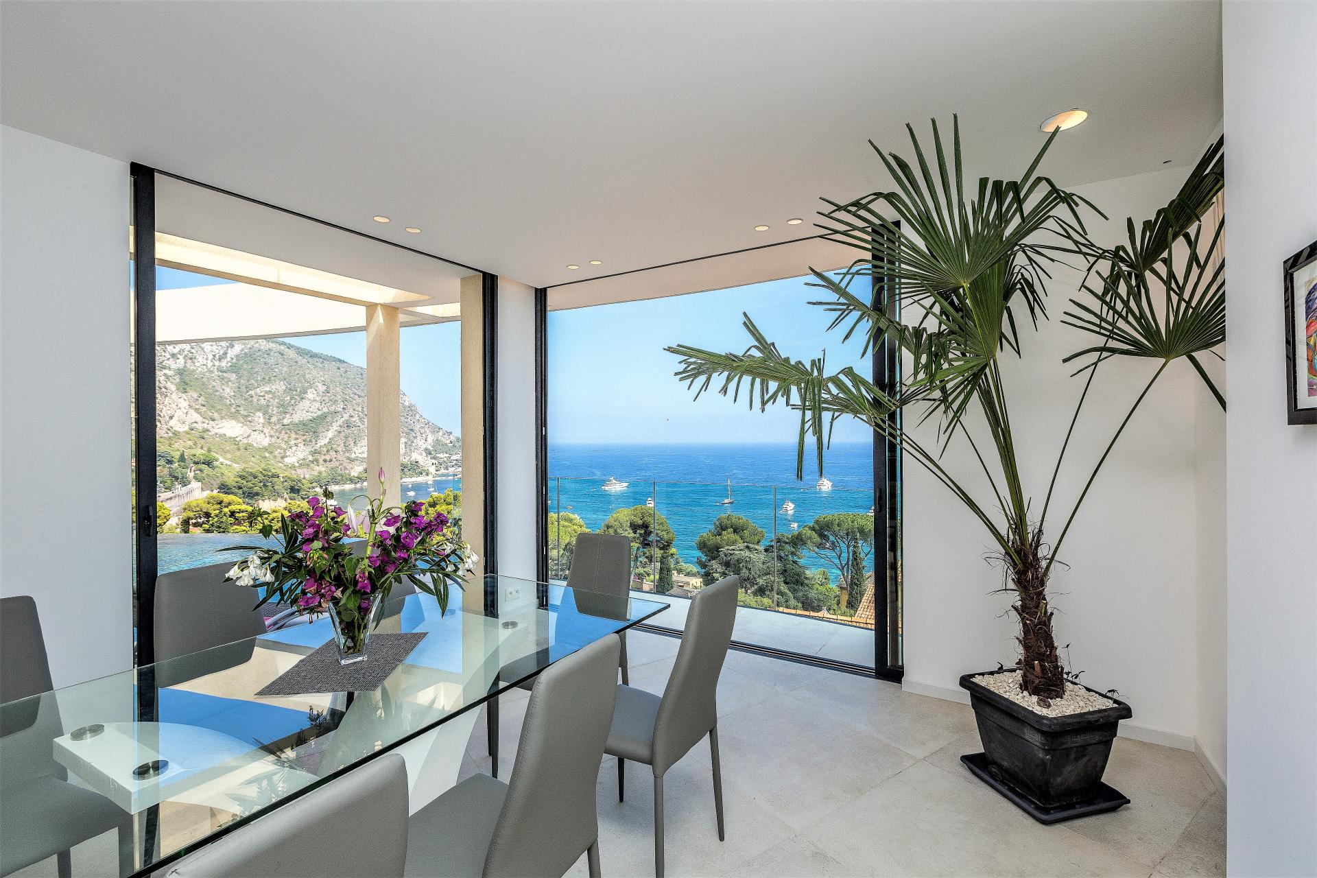 GREAT SEA VIEWS FROM A HOLIDAY VILLA IN EZE