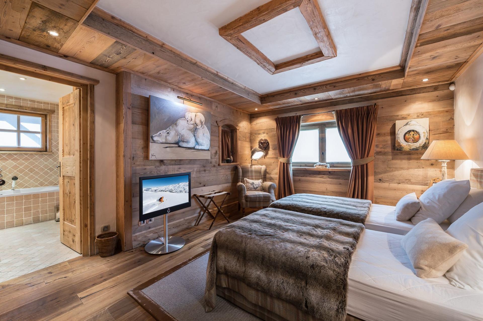 ANOTHER BEDROOM IN CHALET BELLECOTE