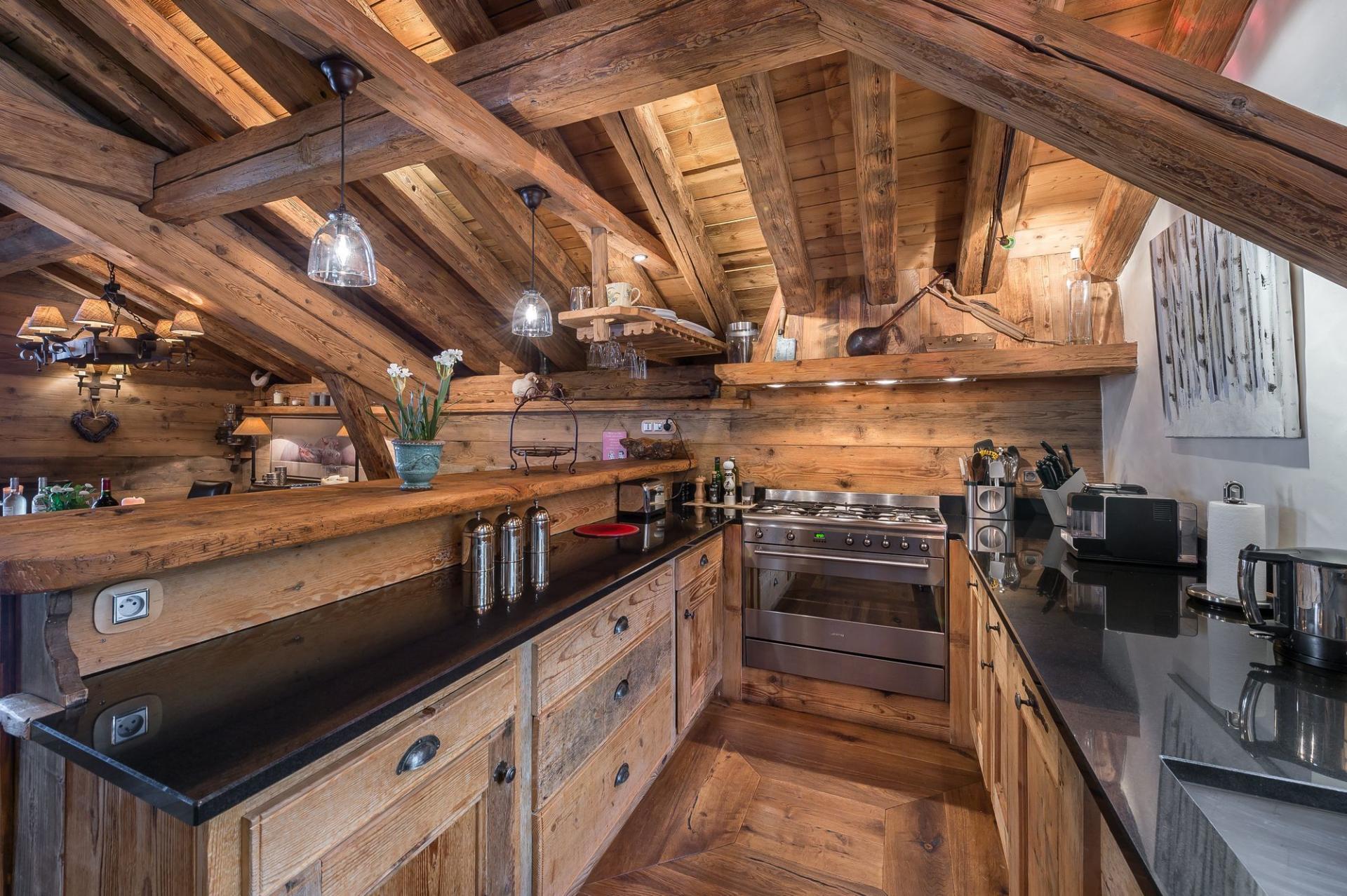 CHALET BELLECOTE AND ITS OPENED-PLAN  KITCHEN